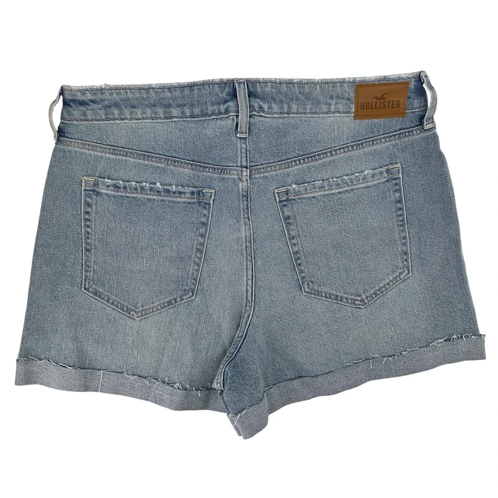 Hollister Ultra High-Rise Mom Short 31 Light Blue Distressed Denim Summer Casual